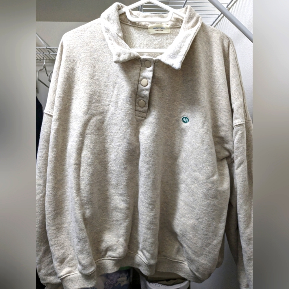 Vintage sweatshirt with collars